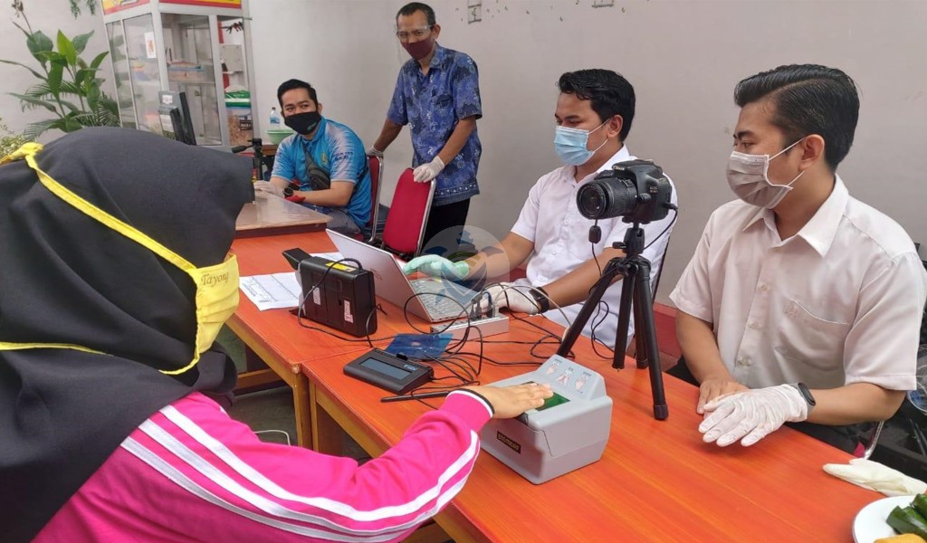 perekaman-ktp-el-di-lapas-perempuan-kelas-iia-sama-48 image